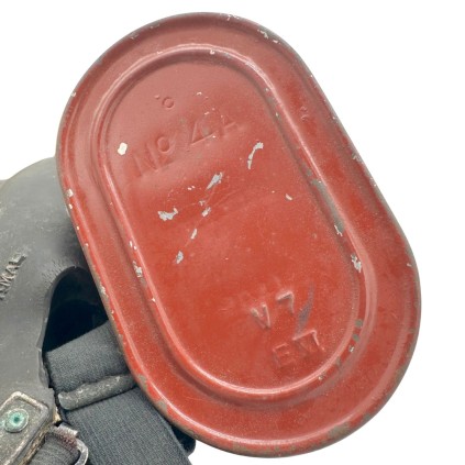 Ensemble masque à gaz M39 anglais daté de 1942