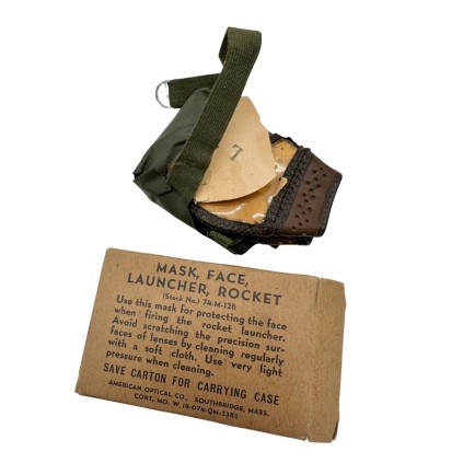 Masque de Protection Facial "MASK, FACE, LAUNCHER, ROCKET" (Bazooka) Original WWII – Stock No. 74-M-126