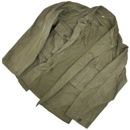 Veste de Combat HBT (Herringbone Twill) US Army Originale WWII – Boutons Plastique – Datée 1943