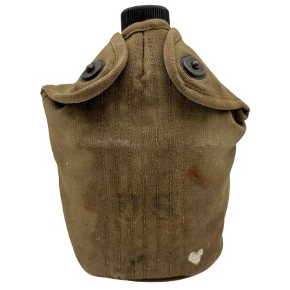 Ensemble Complet Gourde US Army WWII – Housse Atlantic Prod Corp 1942 – Bidon S.M Co 1942 – Quart E.A Co 1945