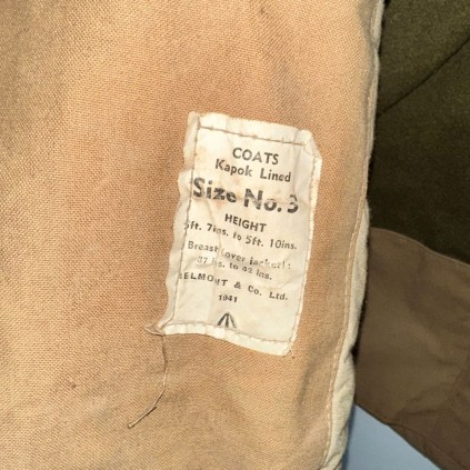 Manteau Doublé Kapok (Kapok Lined Coat) Armée Britannique Original WWII – Fabriqué par BELMONT & CO LTD – Daté 1941