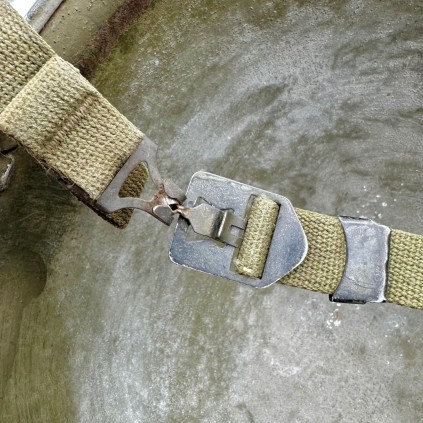 Coque de Casque USM1 Originale WWII – Pattes Mobiles – Grade Major Soudé – Jugulaire Tissu T1