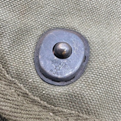 Porte-Grenades 3 Compartiments US Army Original WWII – TULSA CANVAS PRODUCTS CO 1945 – Toile OD7