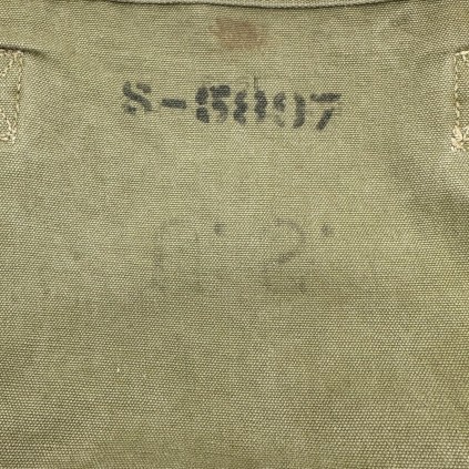 Musette M-1936 (Musette Bag) US Army Original WWII – Datée 1943 – Marquage Personnel S-5897