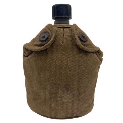 Ensemble Gourde US Army : Housse (1943), Quart (1945 A.G.M. Co) et Bidon (1945 S.M. Inc.)