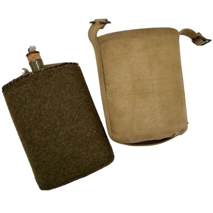 Gourde Individuelle British Army – Bidon Émaillé vert & Housse Feutre – Porte-bidon Web M.E. Co. 1943