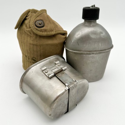 Gourde US WWII avec quart et bidon
