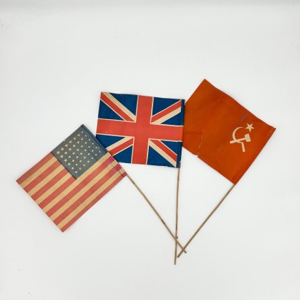 Lot 3 drapeaux de la libération